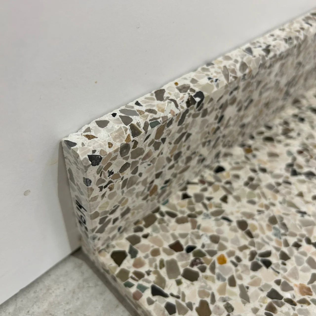 Terrazzo 1420 – 7,5 x 40 cm Sokkelkant - Image 2