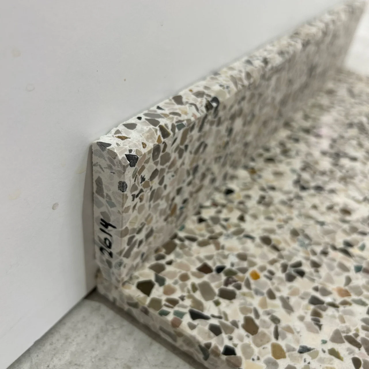 Terrazzo 1420 – 7,5 x 40 cm Sokkelkant - Image 4