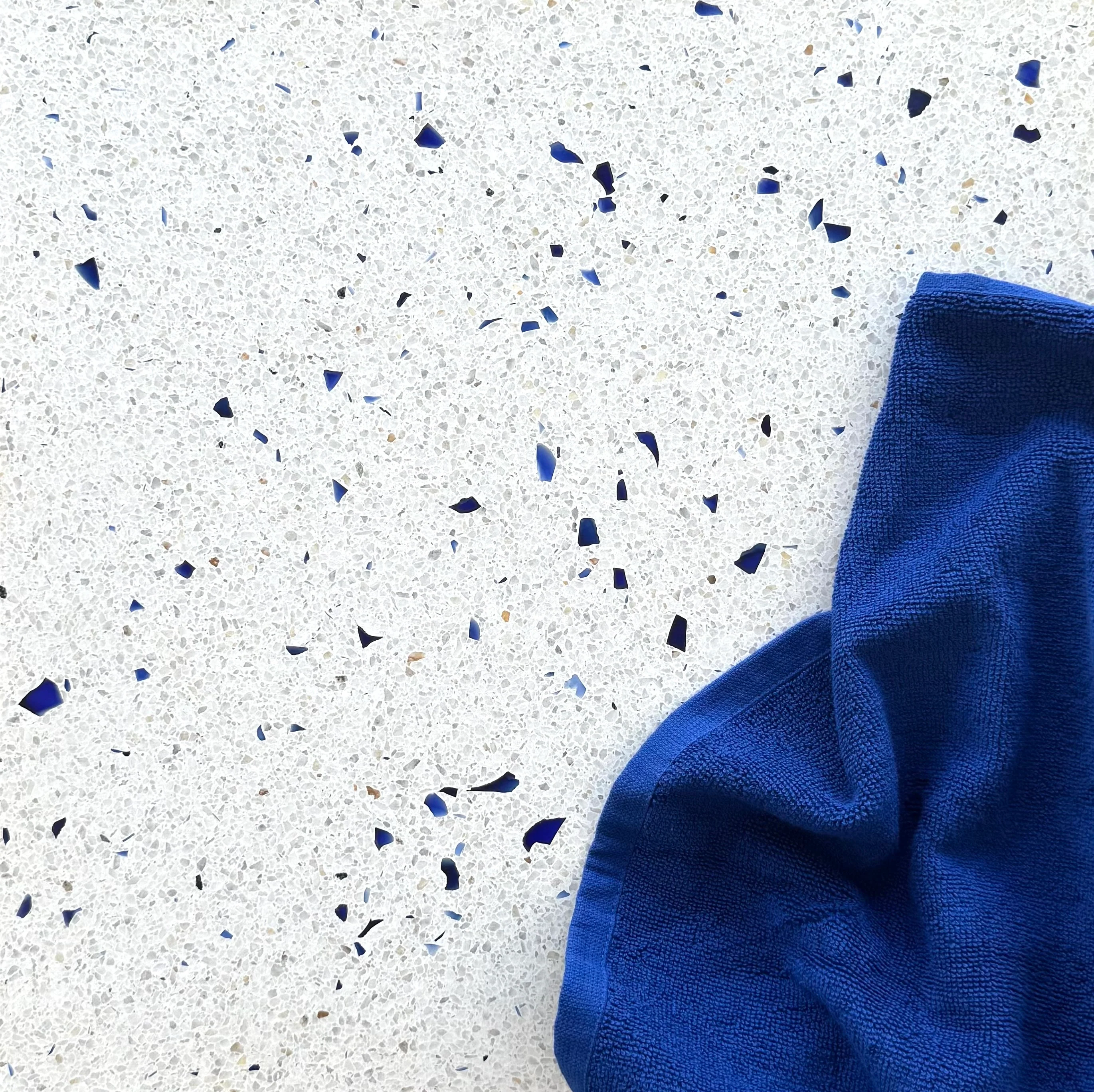 Terrazzo 1511 med lyst, blåt mix - Image 3