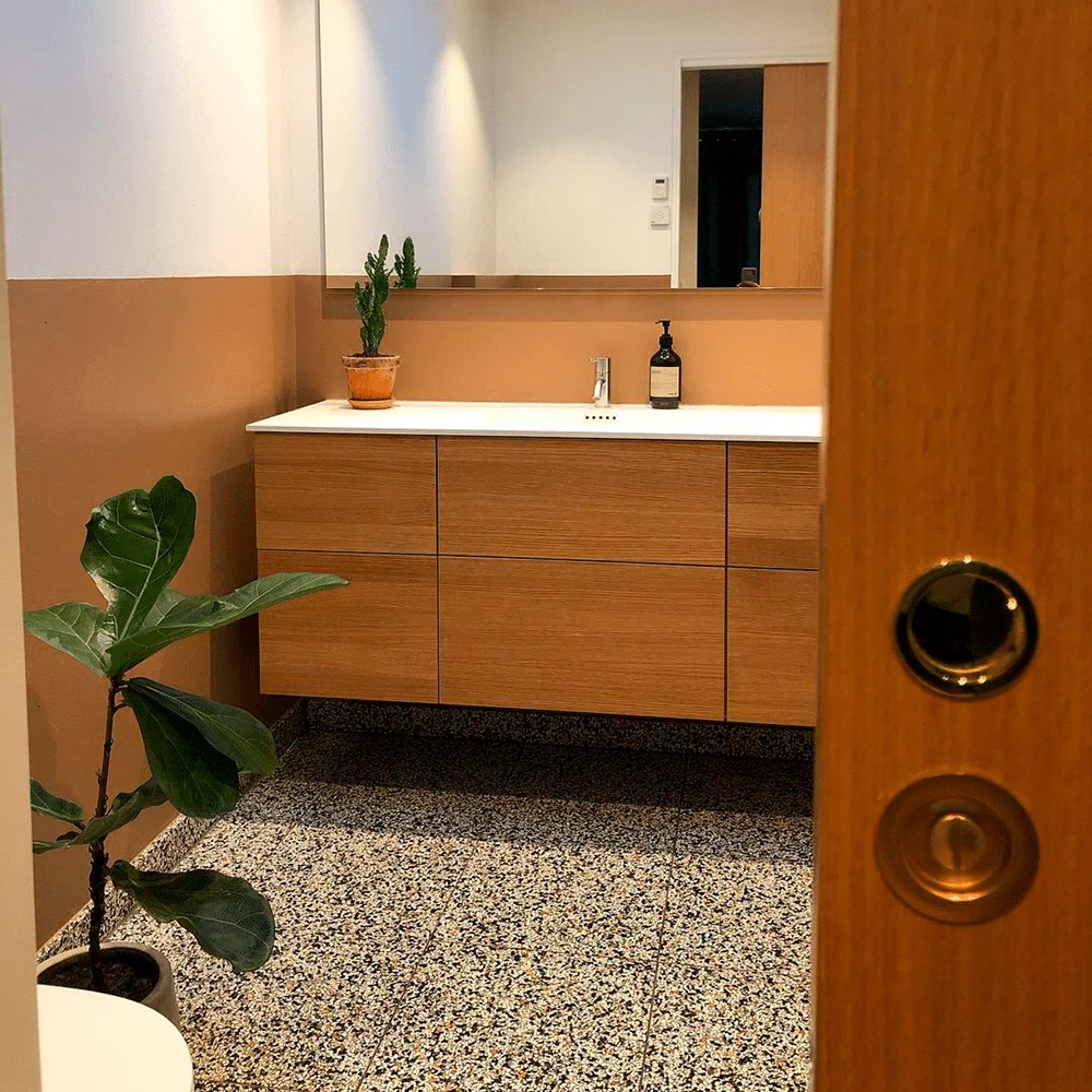 Terrazzo 8910 med mørkt, hvidt og varmt mix - Image 3