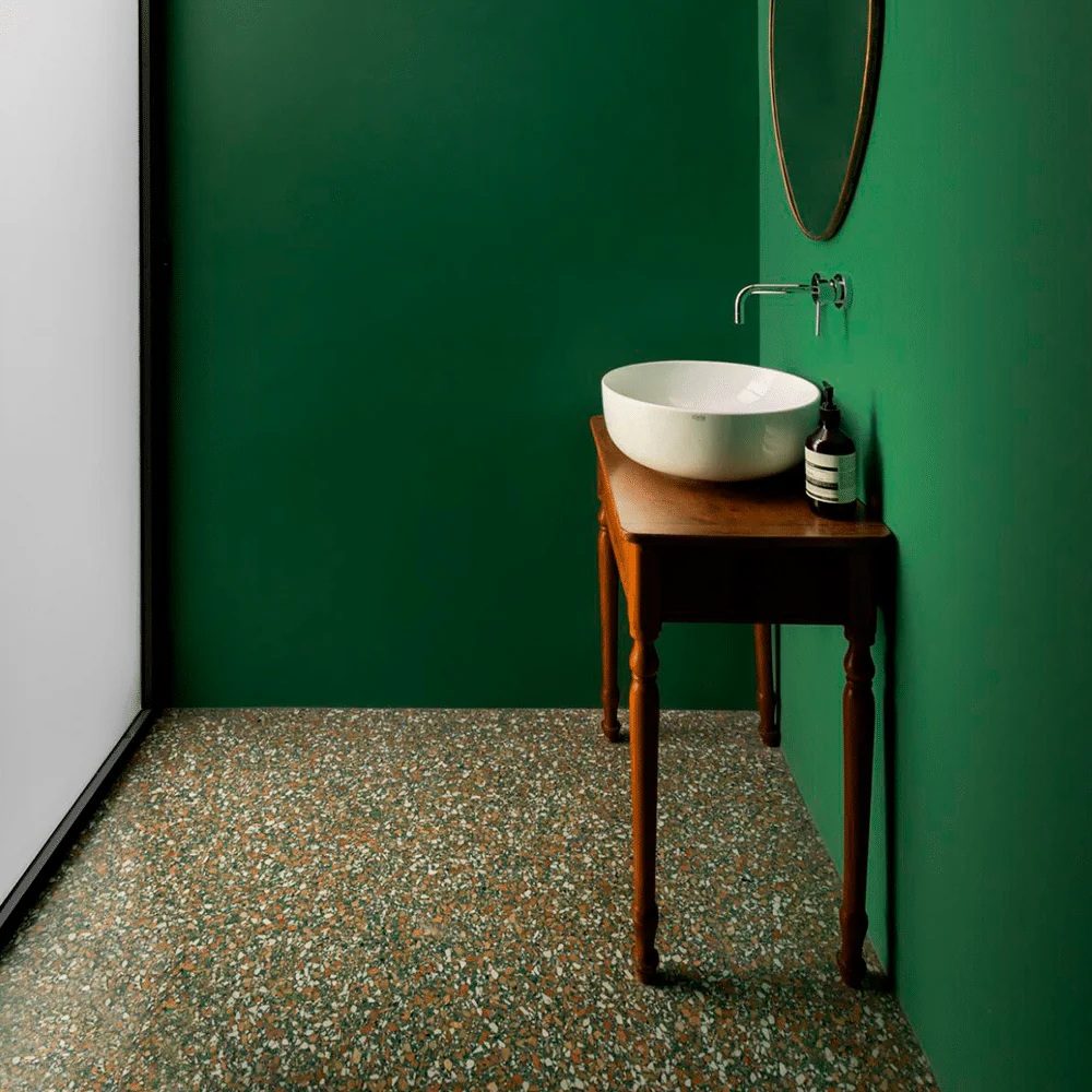 Terrazzo Classico 3.S med grønt, hvidt og orange mix Sokkelkant - Image 3