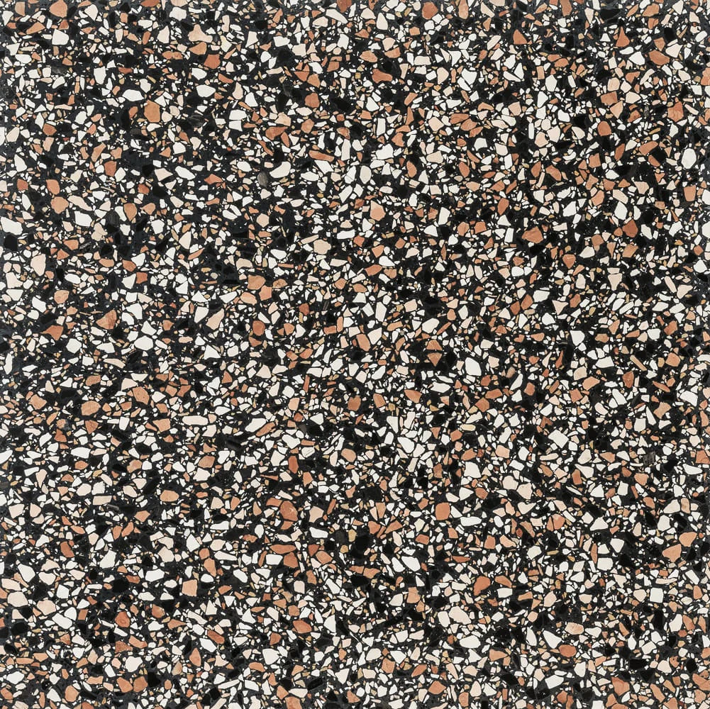 Terrazzo Classico 3.So med mørkt, hvidt og varmt mix Sokkelkant